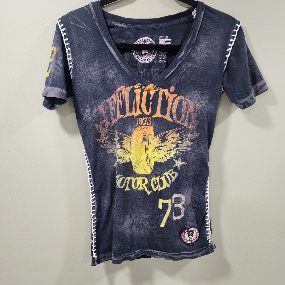 Affliction Women's Black and Yellow Graphic V-Neck Tee
